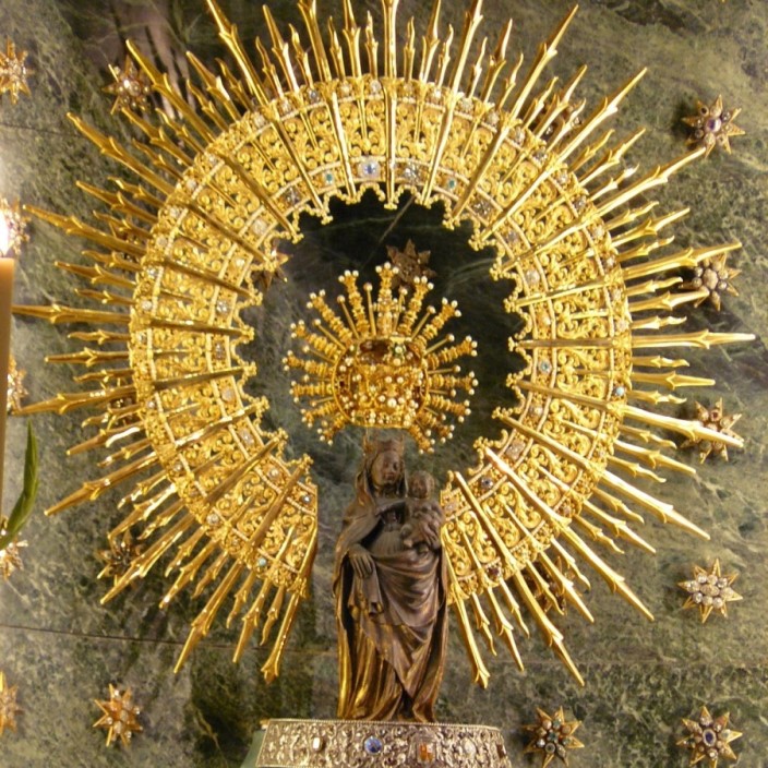La Virgen del Pilar es nombrada patrona de Zaragoza - Alma Mater Museum -  Zaragoza